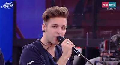 Alessio Bernabei, single felice!