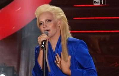 L'incredibile imitazione di Valerio Scanu... nei panni di Anna Oxa!