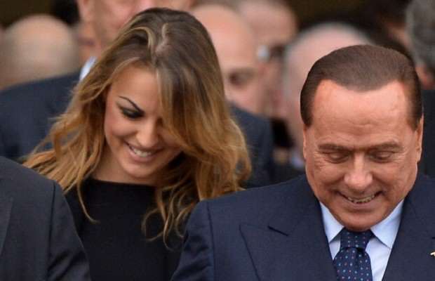 Silvio Berlusconi e Francesca Pascale dormono separati novità