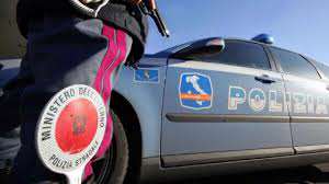 poliziotto si spara seggio verona