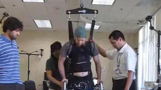 paraplegico torna a camminare