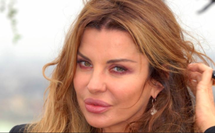 alba parietti vittima di una stalker